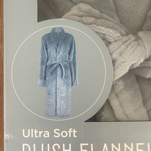 Bath Robe, one size fit / ultra soft/ blue color